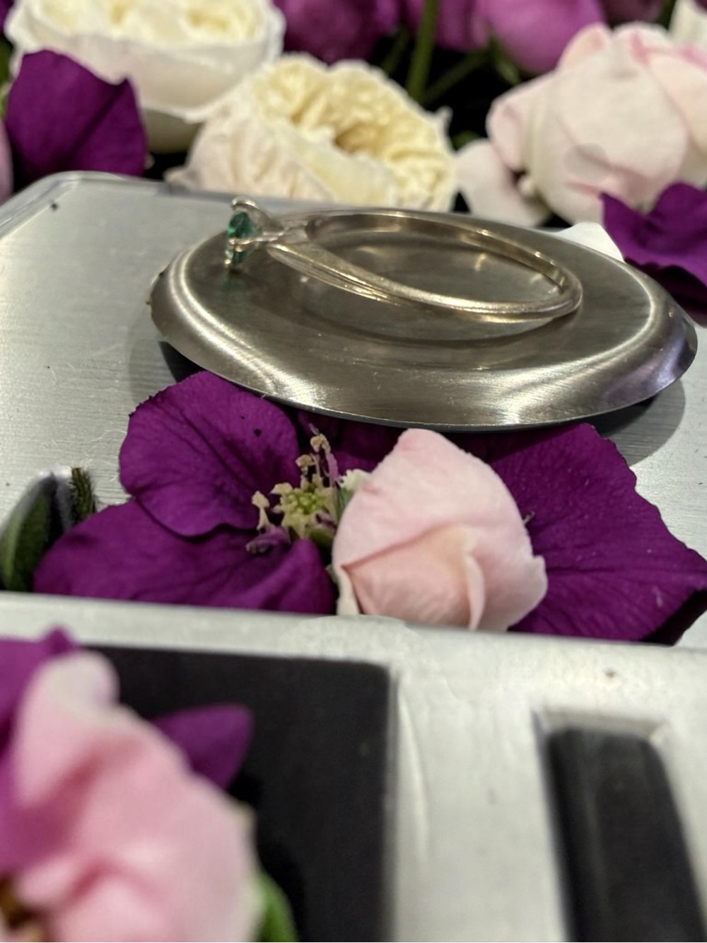 14K White Gold Emerald Solitaire Ring Size 9 - Picture 9 of 9